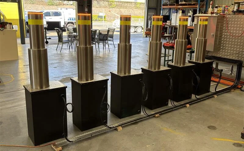 hydraulic automatic bollard