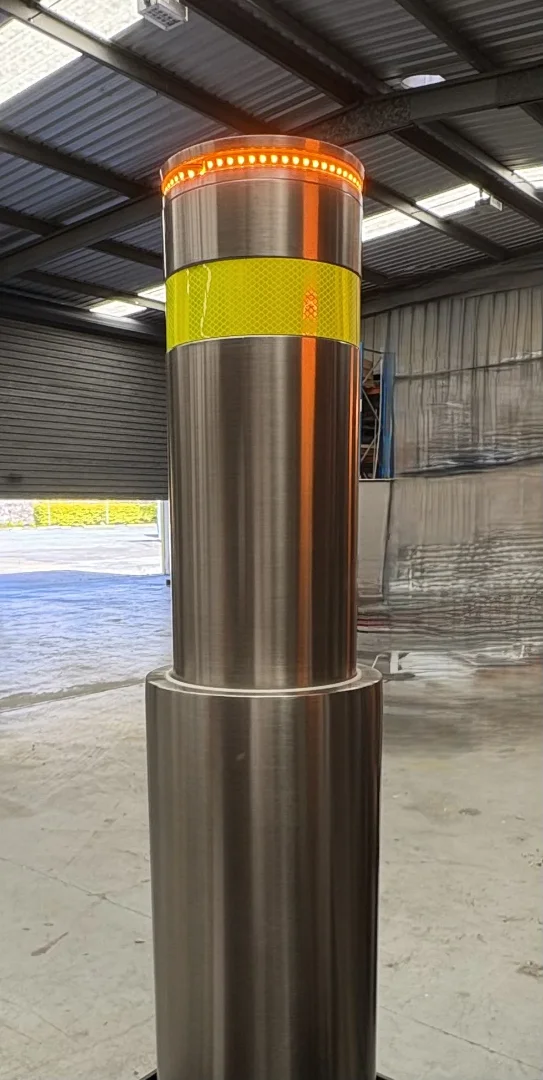 hydraulic automatic bollard