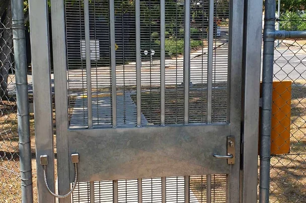 pedestrian control swing gates brisbane qld