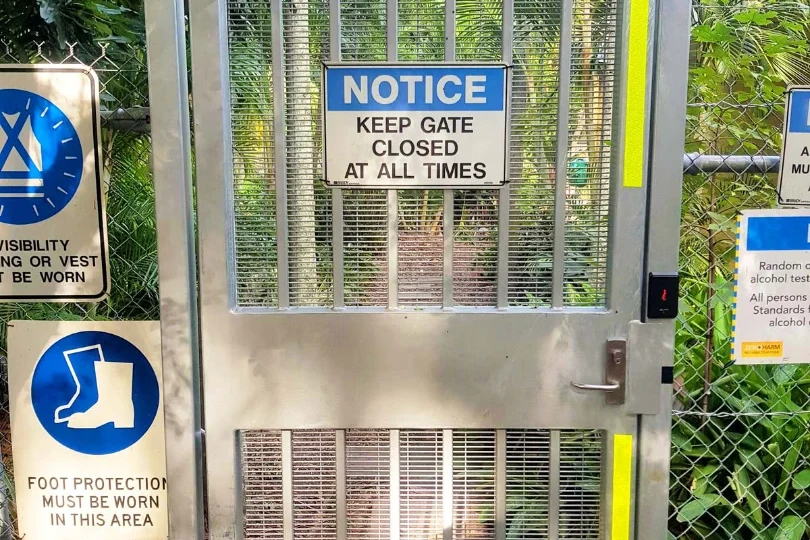 pedestrian control swing gates brisbane qld