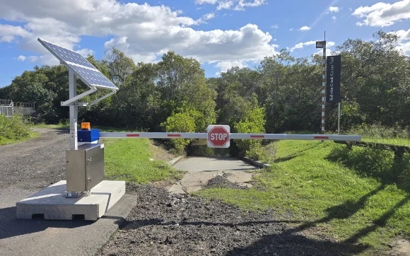 relocatable solar boom gate