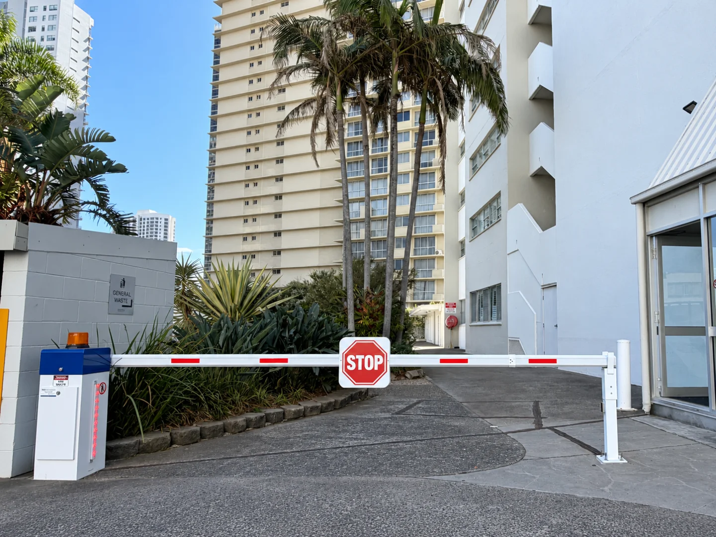 boom gates qld 240v
