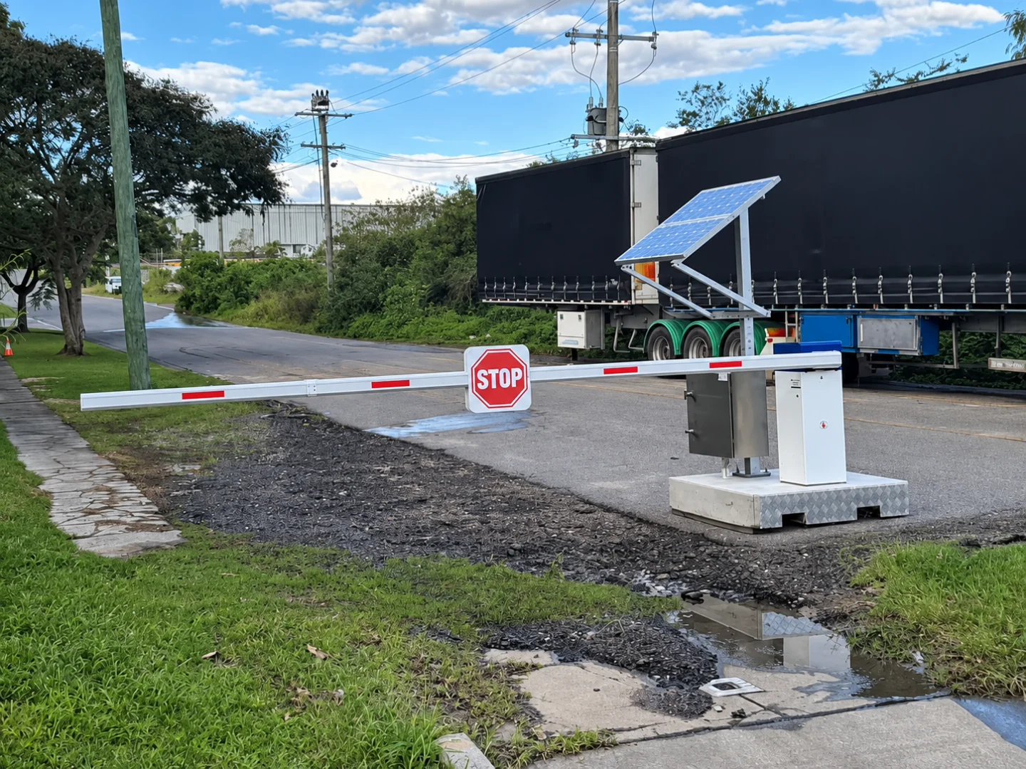 portable boom gates qld solar powered
